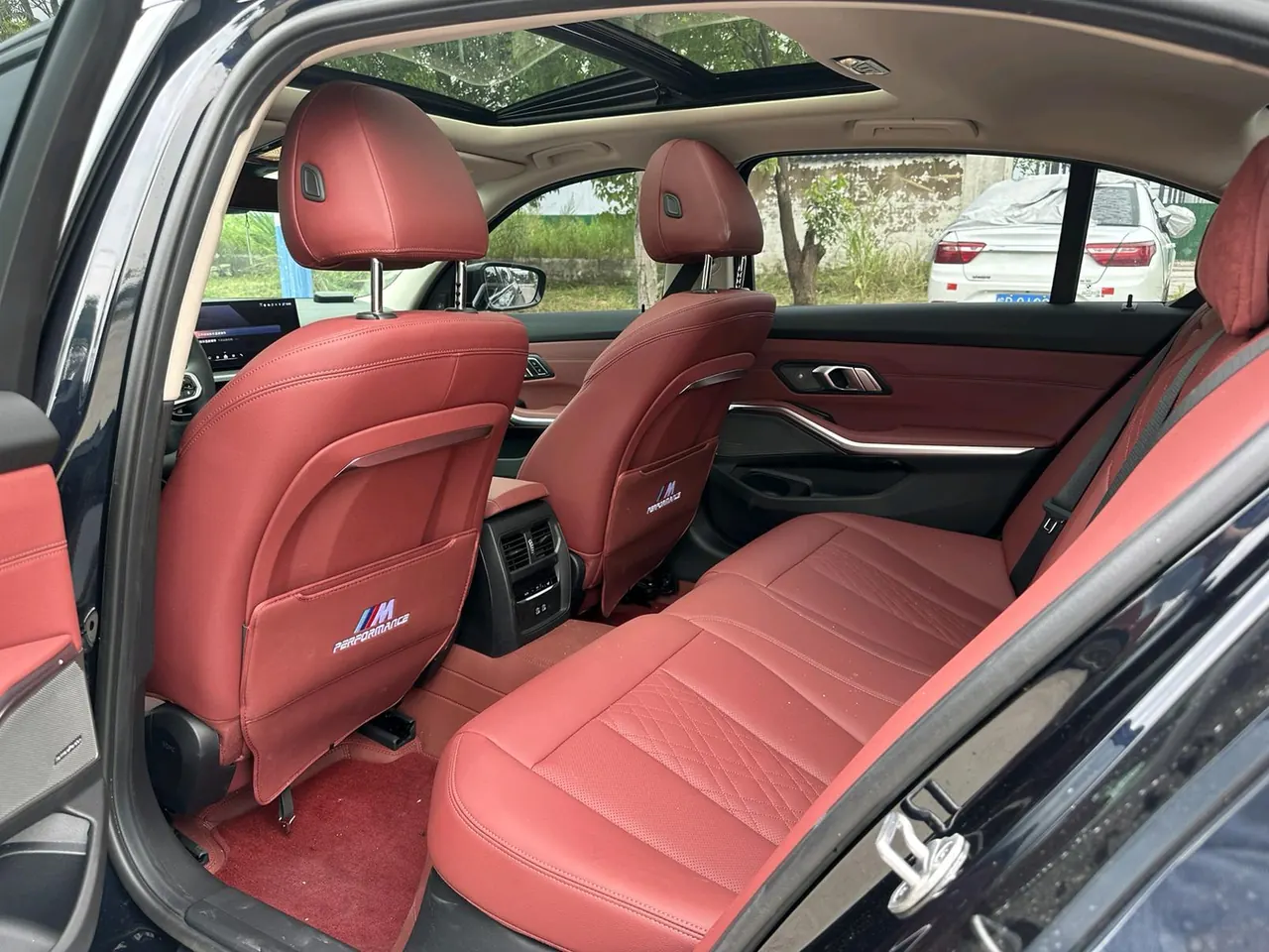 BMW 3 Series 2026 330Li 2.0T M Sports Obsidian Night Suit Automatic Gear 7