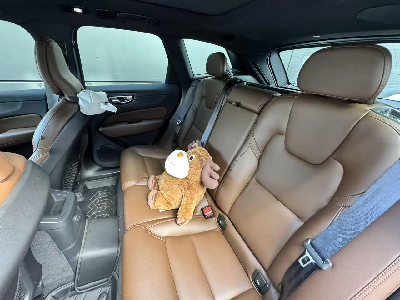 Volvo XC60 New Energy 2024 XC60 PHEV 2.0T T8 Long Endurance Four-wheel Drive Zhiya Deluxe Edition Automatic Gear 3