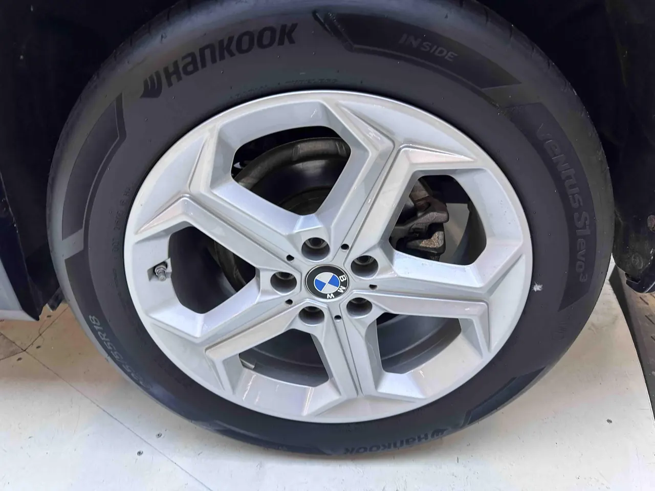 BMW 2023 X1 sDrive20Li 1.5T X Design Package Automatic Transmission 5