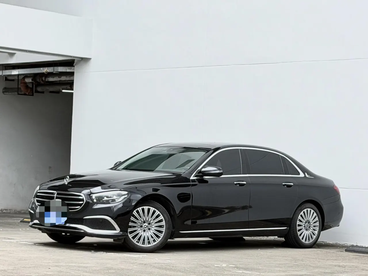 Mercedes Benz E Class 2023 E 300 L 2.0T Luxury Automatic Gear - View 1