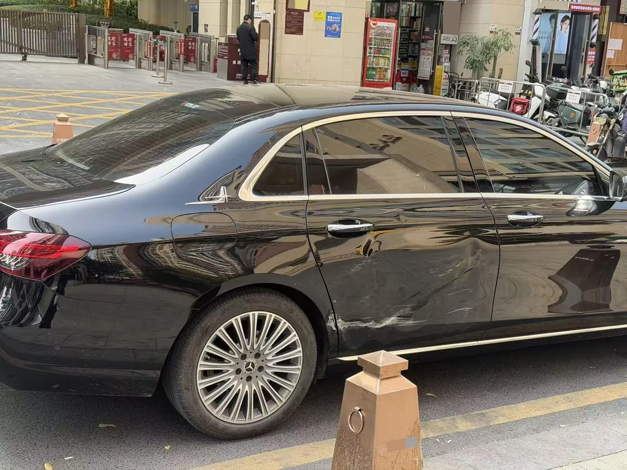 Mercedes Benz E Class 2023 E 300 L 2.0T Luxury Automatic Gear 10