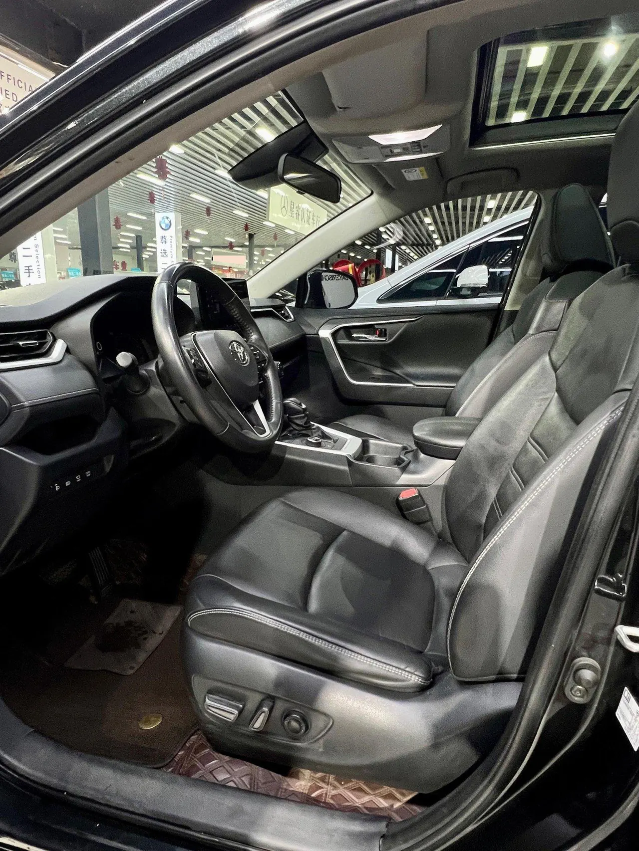Toyota 2023 RAV4 Rongfang Double Engine 2.5 Stepless Four-wheel Drive Elite Plus Automatic Gear 4