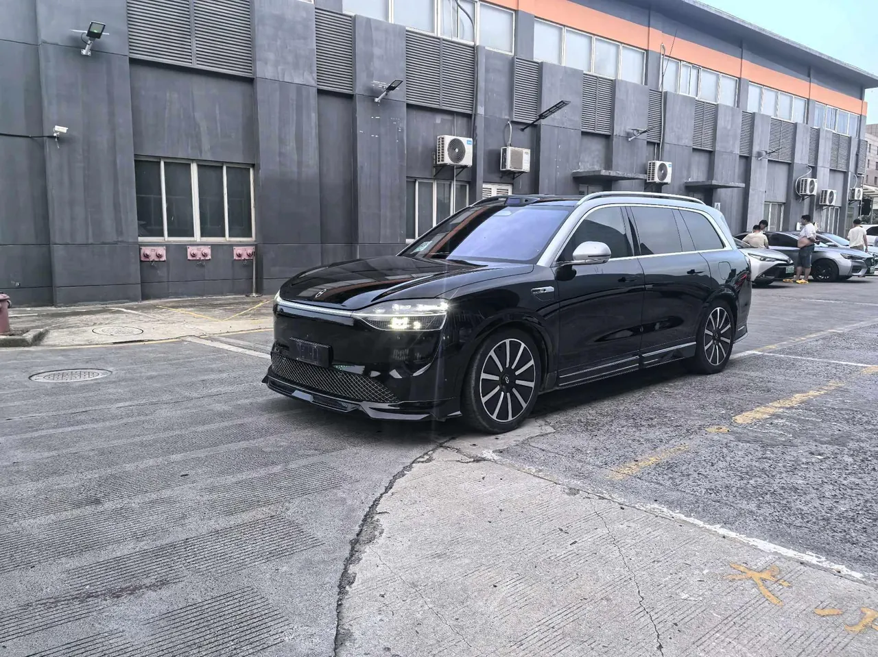AITO 2024 AITO M9 EV Pure Electric Ultra Edition 100kWh Automatic Gear - View 1