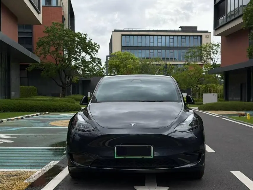 Tesla 2024 Model Y rear-wheel drive version automatic transmission 2