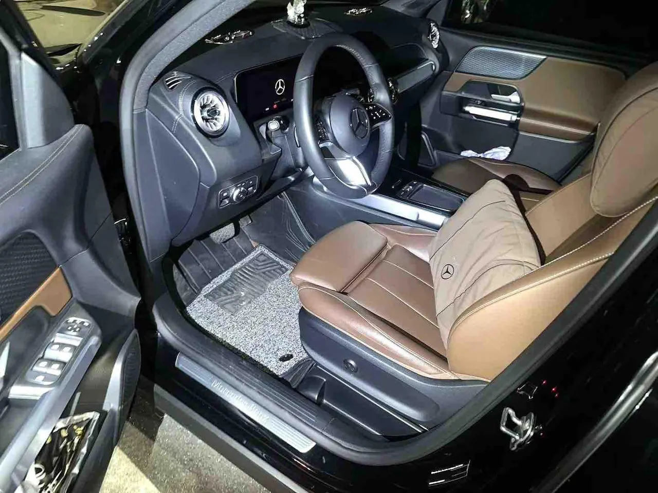 Mercedes Benz 2025 GLB 220 48V 2.0T Sporty Model Automatic 7