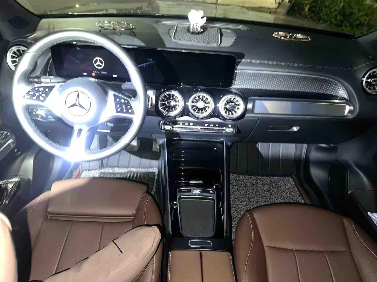 Mercedes Benz 2025 GLB 220 48V 2.0T Sporty Model Automatic 9