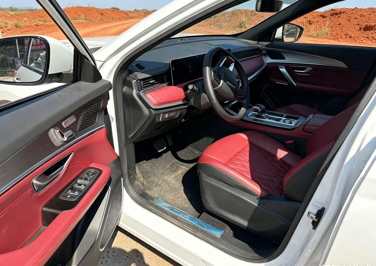 Jetour 2025 X70 PLUS 1.5T Deluxe Surging Edition 7-seat Automatic Gear 7
