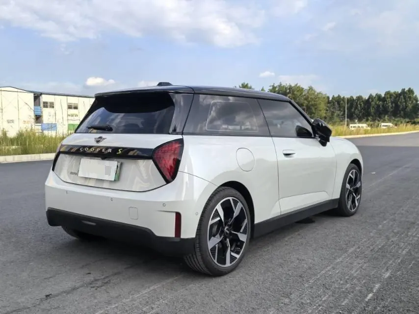 MINI 2024 Mini Cooper SE 452km Cooper SE Artist Automatic 7