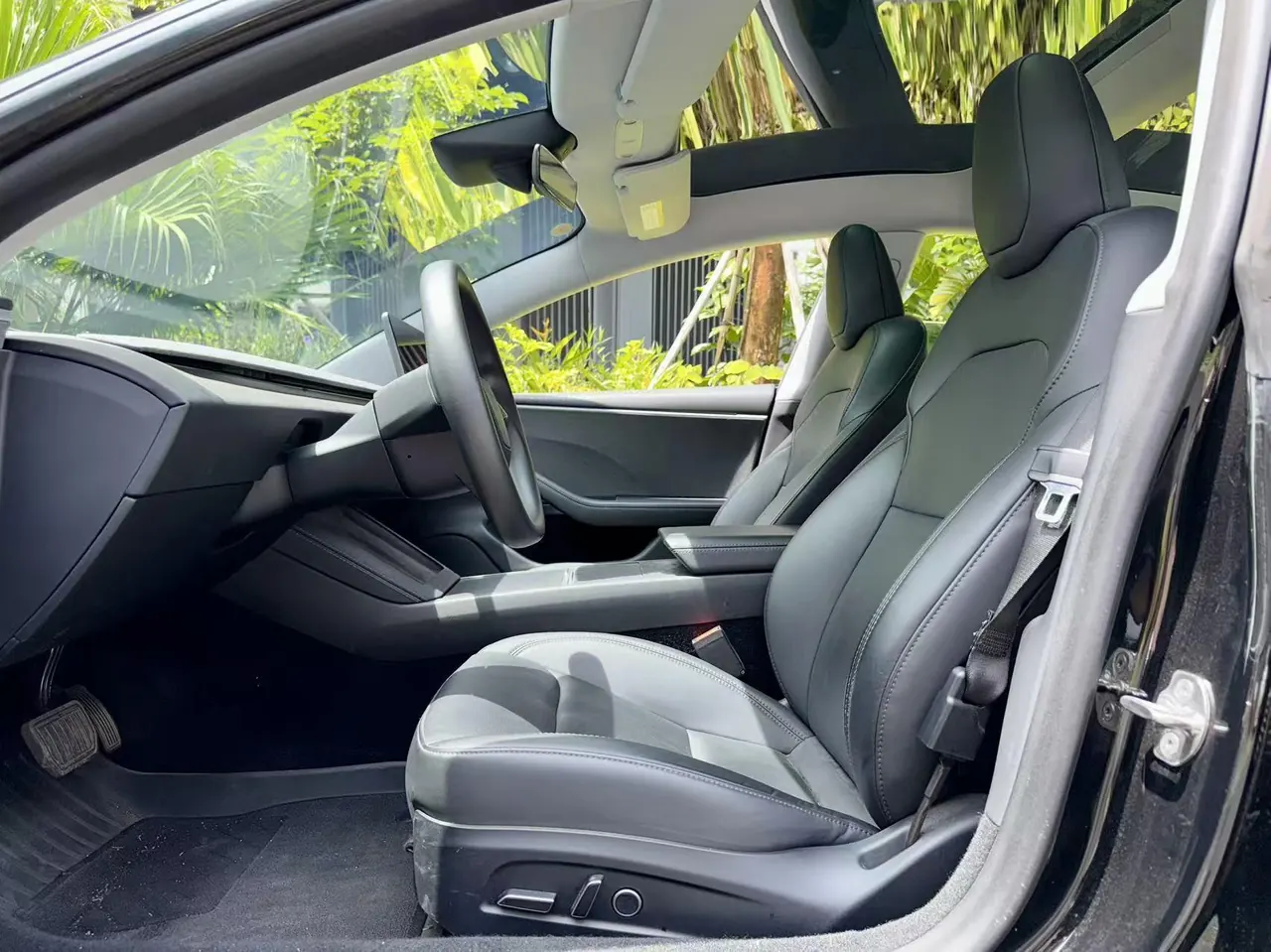 Tesla 2023 Model 3 Rejuvenation Edition Rear Wheel Drive Automatic Transmission 2