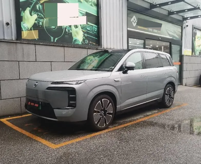 打开图片灯箱:Denza 2023 Denza N8 1.5T Stepless Four-wheel Drive Super Hybrid Flagship Six-seat Automatic Gear