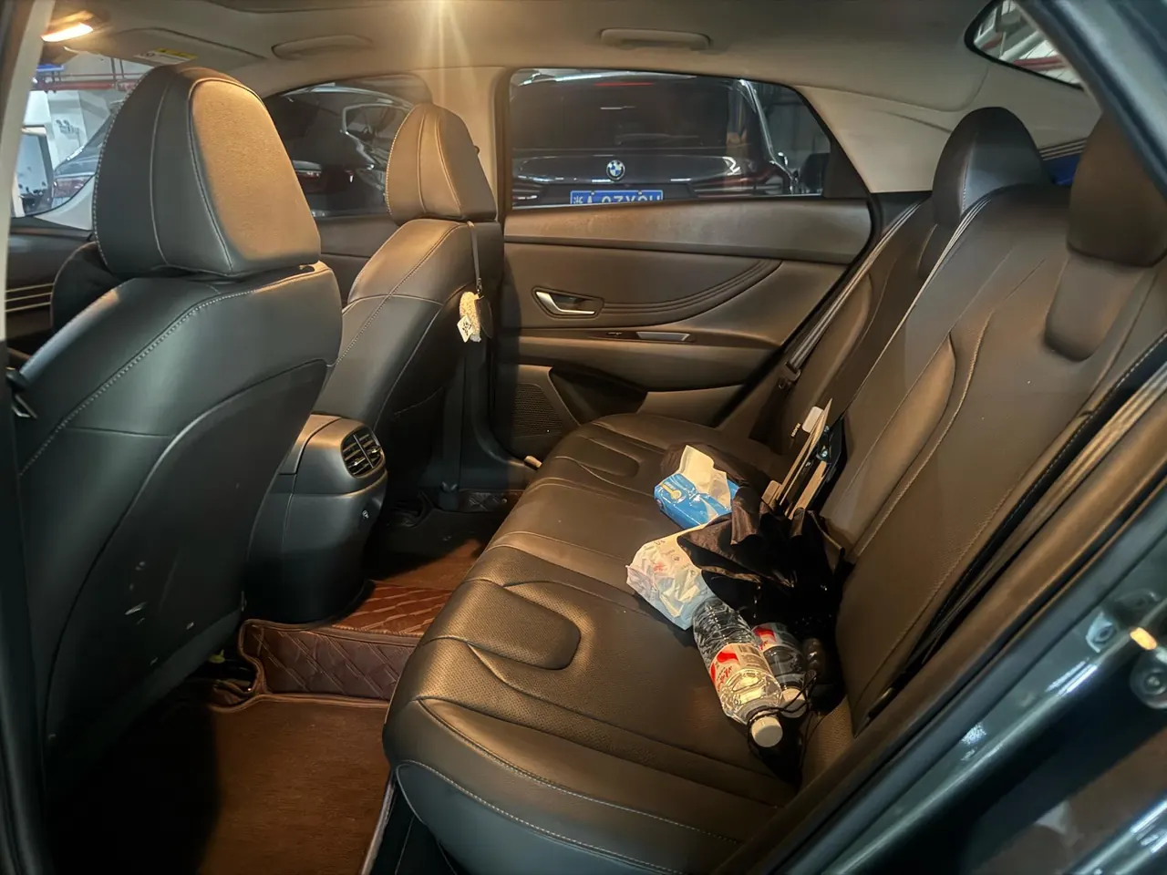 Hyundai 2023 Elantra -3-compartment 1.5 stepless LUX premium automatic gear 4