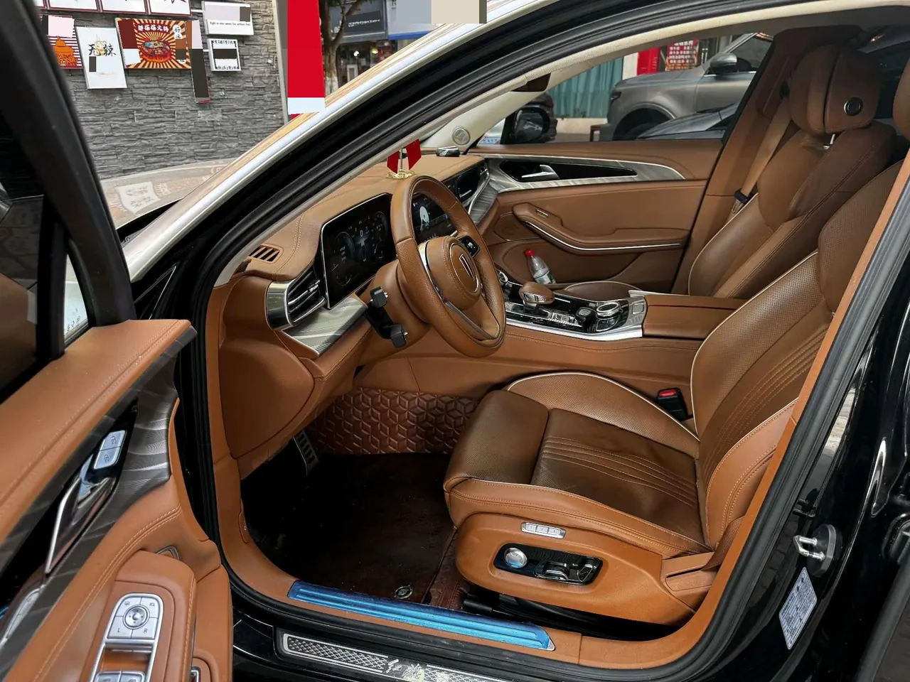 HongQi 2020 H9 48V 2.0T Zhilian Flag Edition Automatic Gear 2