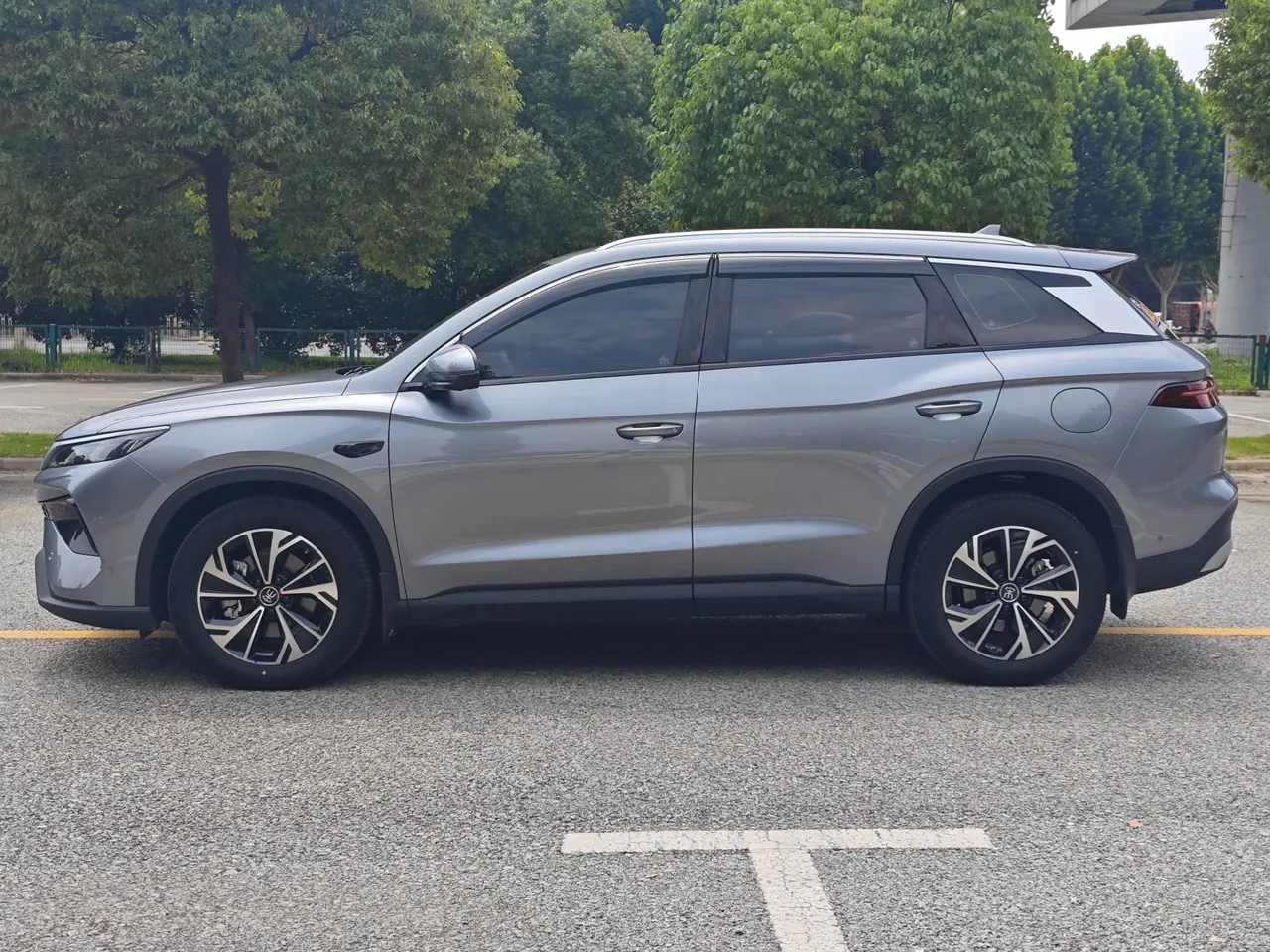 BYD Song Pro New Energy 2025 Song Pro DM-i 1.5 Stepless Smart Driving Edition 115KM Exceed Automatic Gear 3