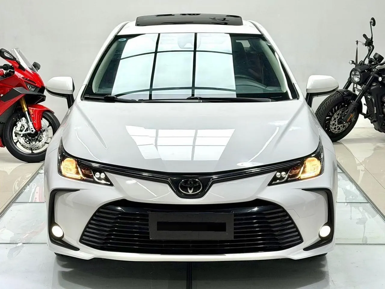 Toyota 2021 corolla 1.2T stepless elite version of automatic gear 2