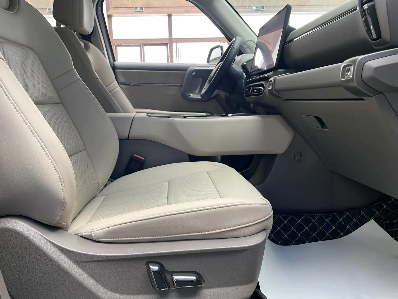 Haval 2026 big dog PLUS Hi4 1.5T 150km tidal wave electric version automatic gear 9