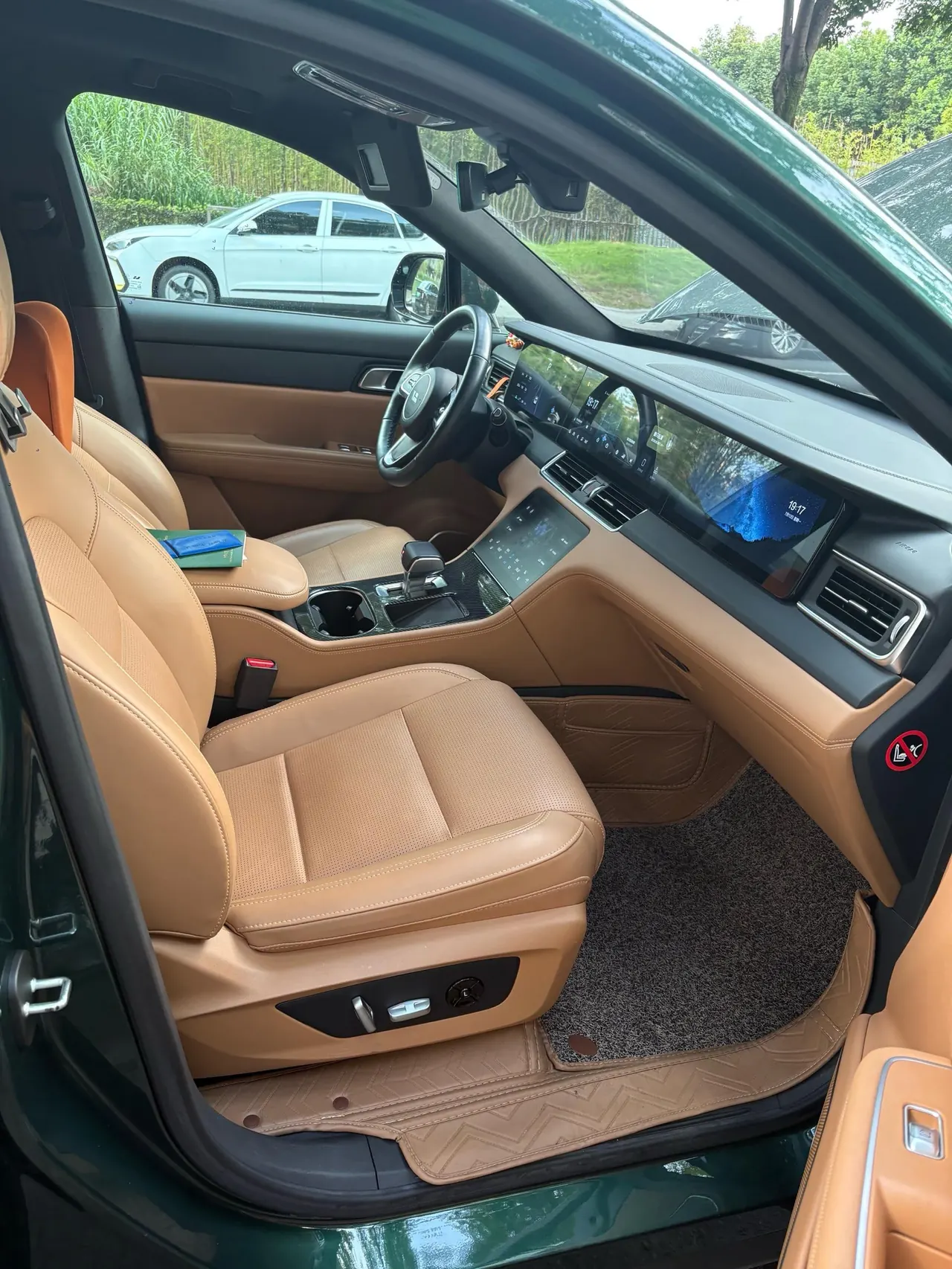 Li 2021 ONE extended range 6-seat version automatic gear 3