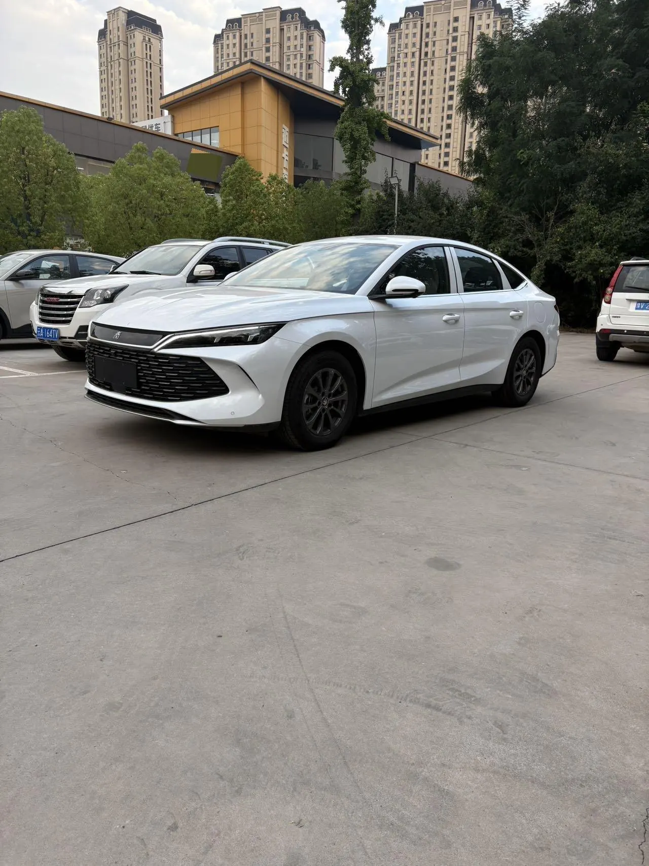 BYD 2026 Qin L DM-i 1.5 stepless 128KM aggressive automatic gear - View 1