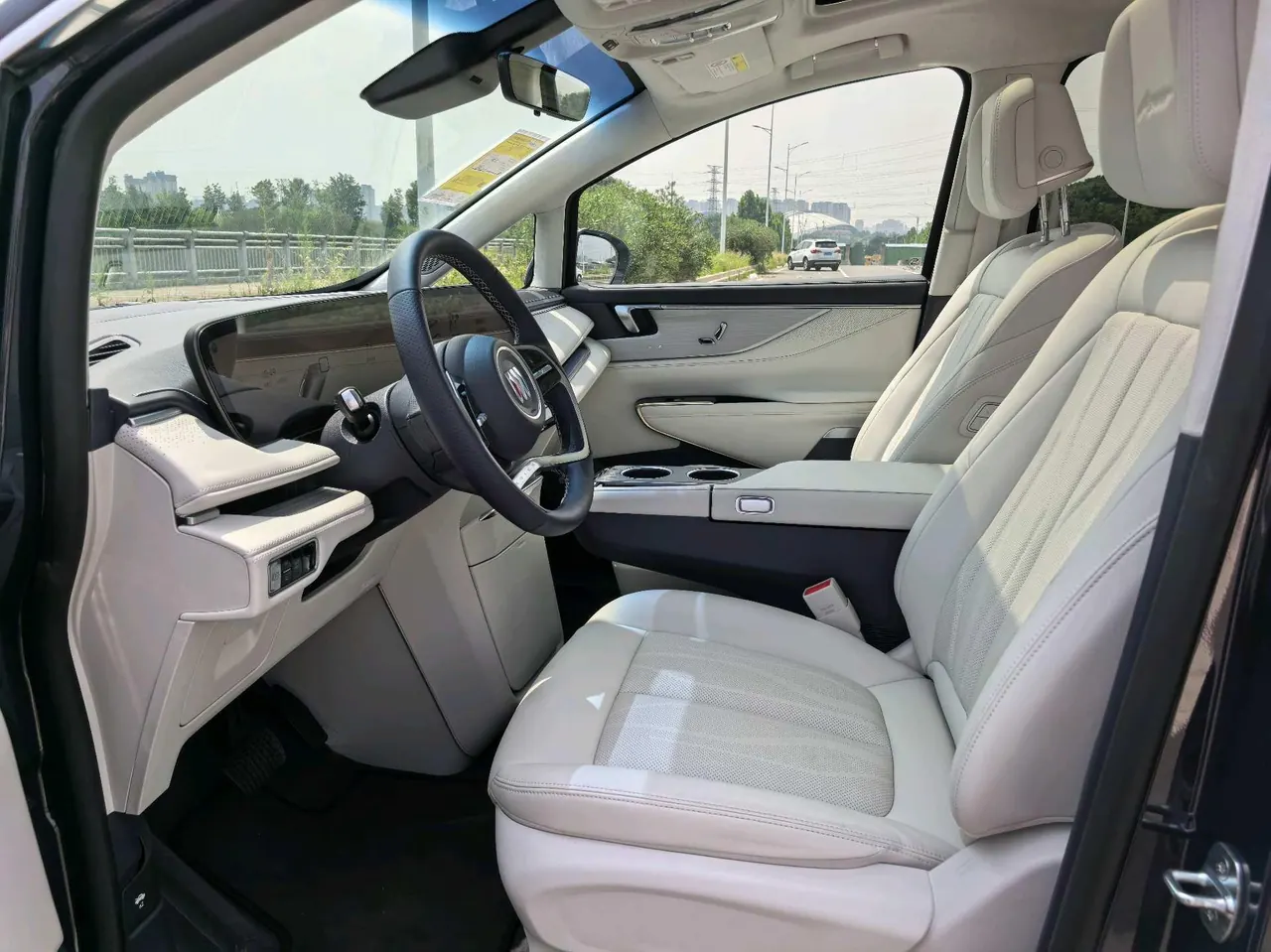 Buick 2026 GL8 Lu Zun PHEV 1.5T Luxury Edition Automatic Gear 4