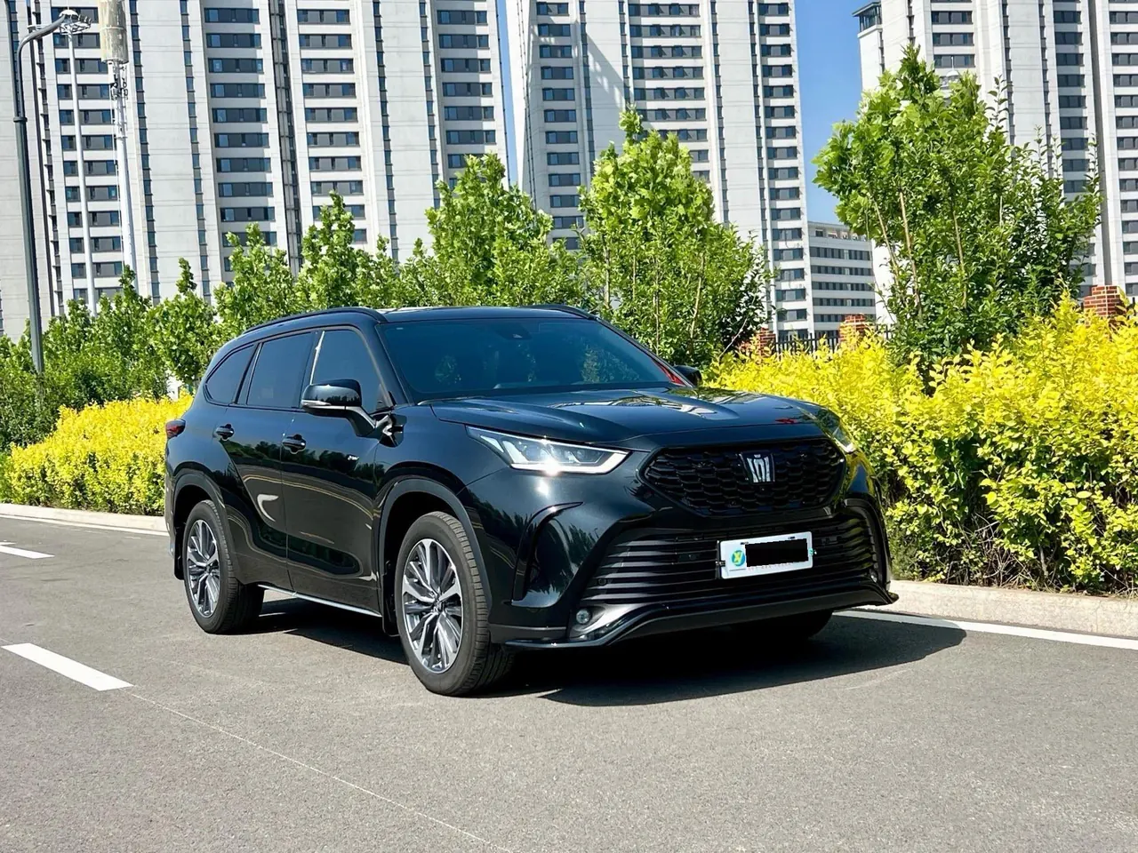 Toyota 2024 Crown Land Release HEV 2.5 Stepless Four-wheel Drive Premium Edition Automatic Gear 3