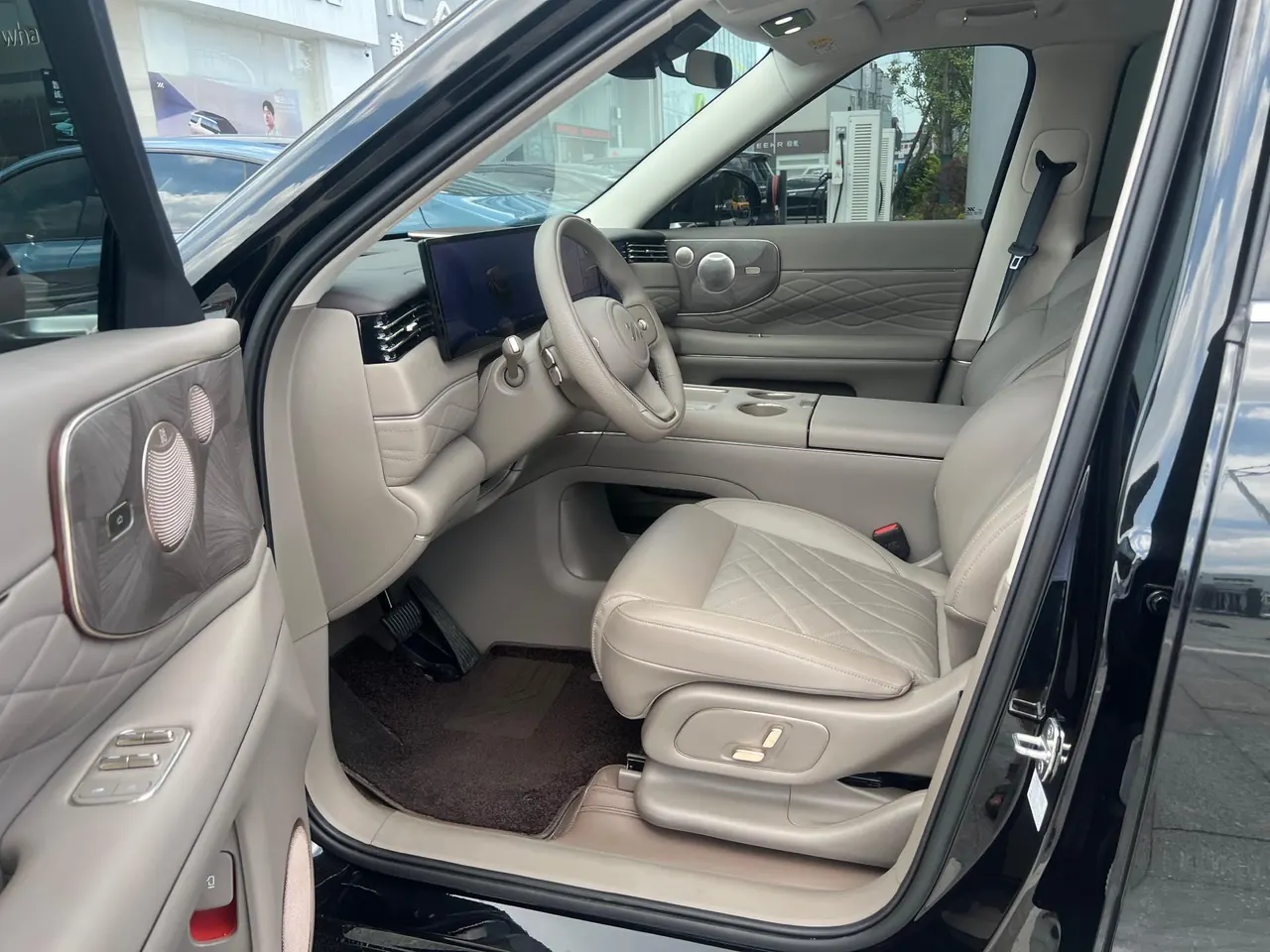 IM 2026 IM LS9 52 Ultra Automatic 4