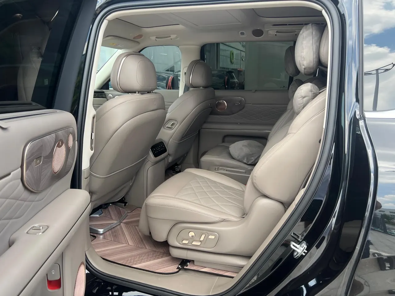 IM 2026 IM LS9 52 Ultra Automatic 5