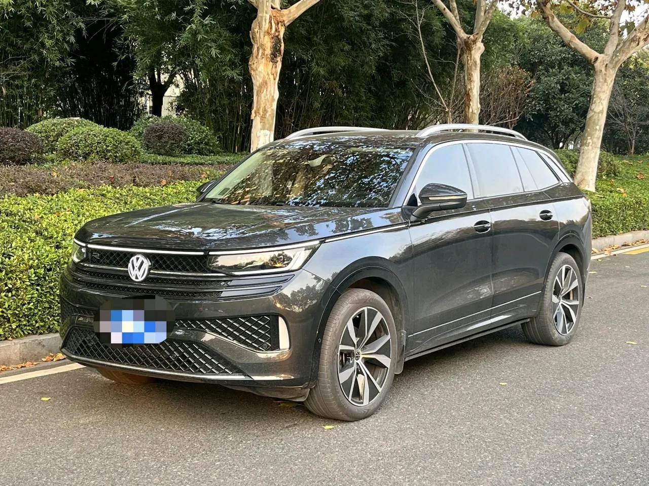 Open image lightbox: Volkswagen 2023 model tour 2.0TSI 330TSI luxury tour escape version automatic gear