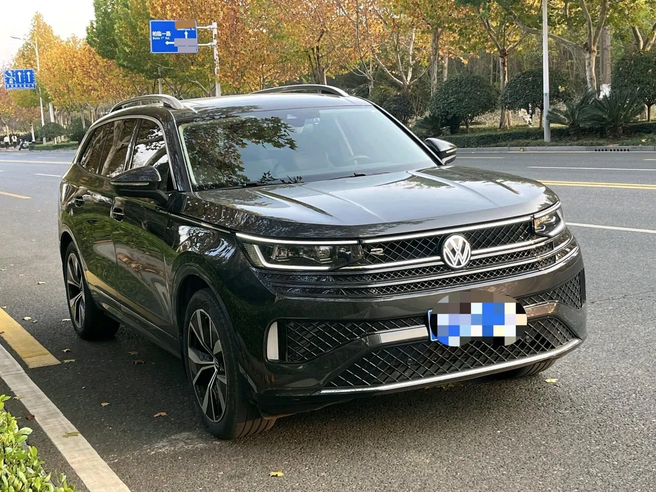 Volkswagen 2023 model tour 2.0TSI 330TSI luxury tour escape version automatic gear 3