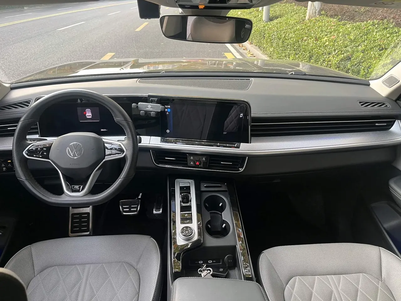 Volkswagen 2023 model tour 2.0TSI 330TSI luxury tour escape version automatic gear 6