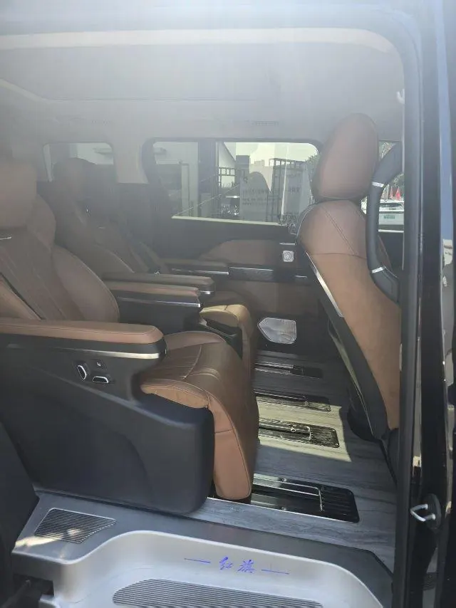 HongQi 2023 HQ9 48V 2.0T Zhilian Flag Edition Automatic Gear 4