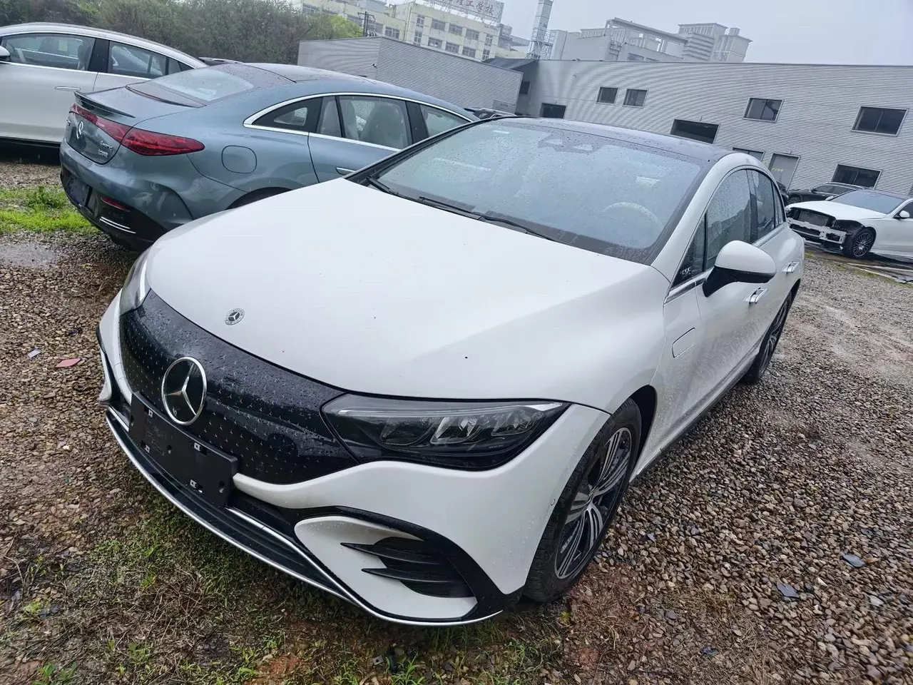 打开图片灯箱:Mercedes Benz 2025 EQE 500 4MATIC EQE 500 4MATIC Deluxe Edition Automatic Gear