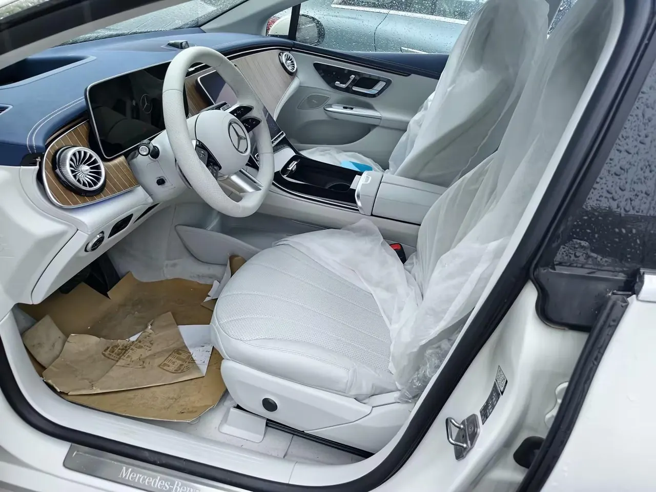 Mercedes Benz 2025 EQE 500 4MATIC EQE 500 4MATIC Deluxe Edition Automatic Gear 2
