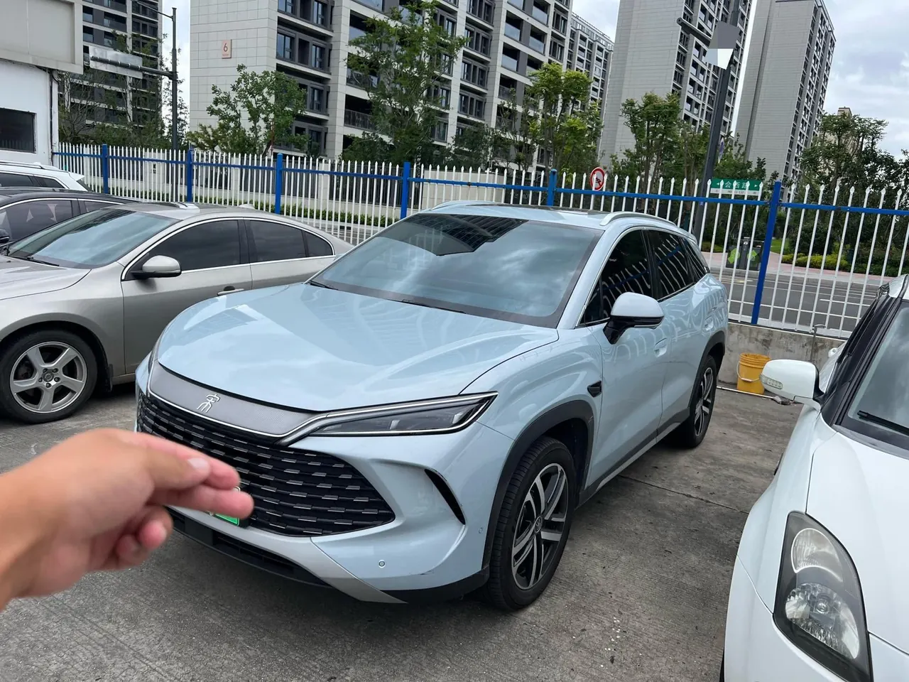 BYD 2026 Song L DM-i 1.5 Stepless 130KM Exceed Automatic - View 1