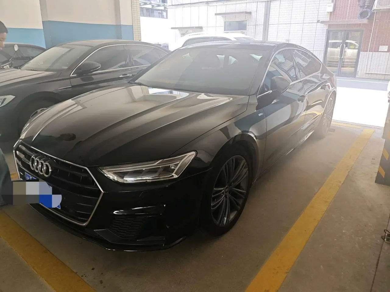 打开图片灯箱:Audi A7 (Imported) 2023 A7 Sportback 2.0TFSI 45TFSI Automatic Gear Selection
