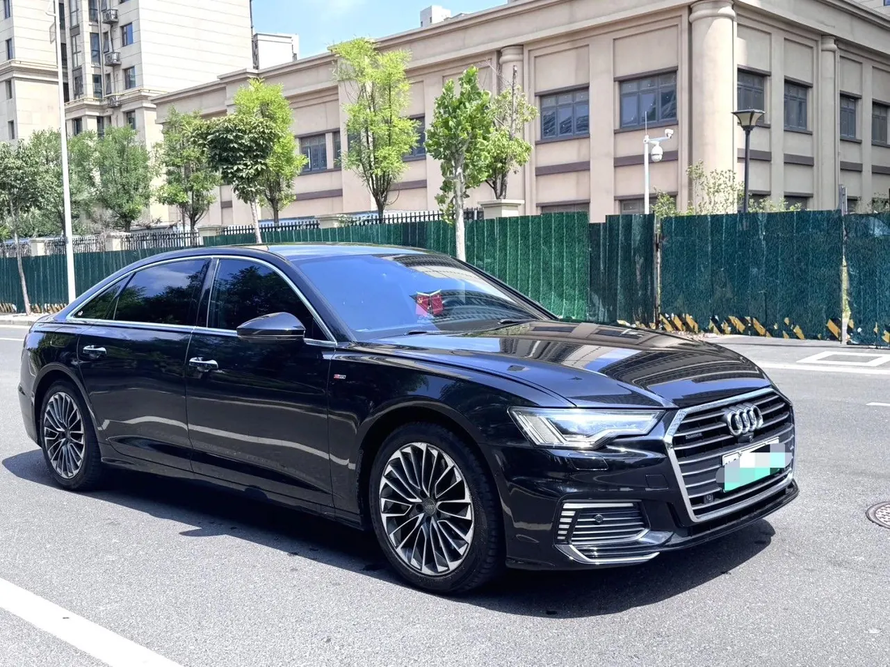 Audi 2020 A6L e-tron 2.0TFSI 55TFSI e Quattro automatic 3