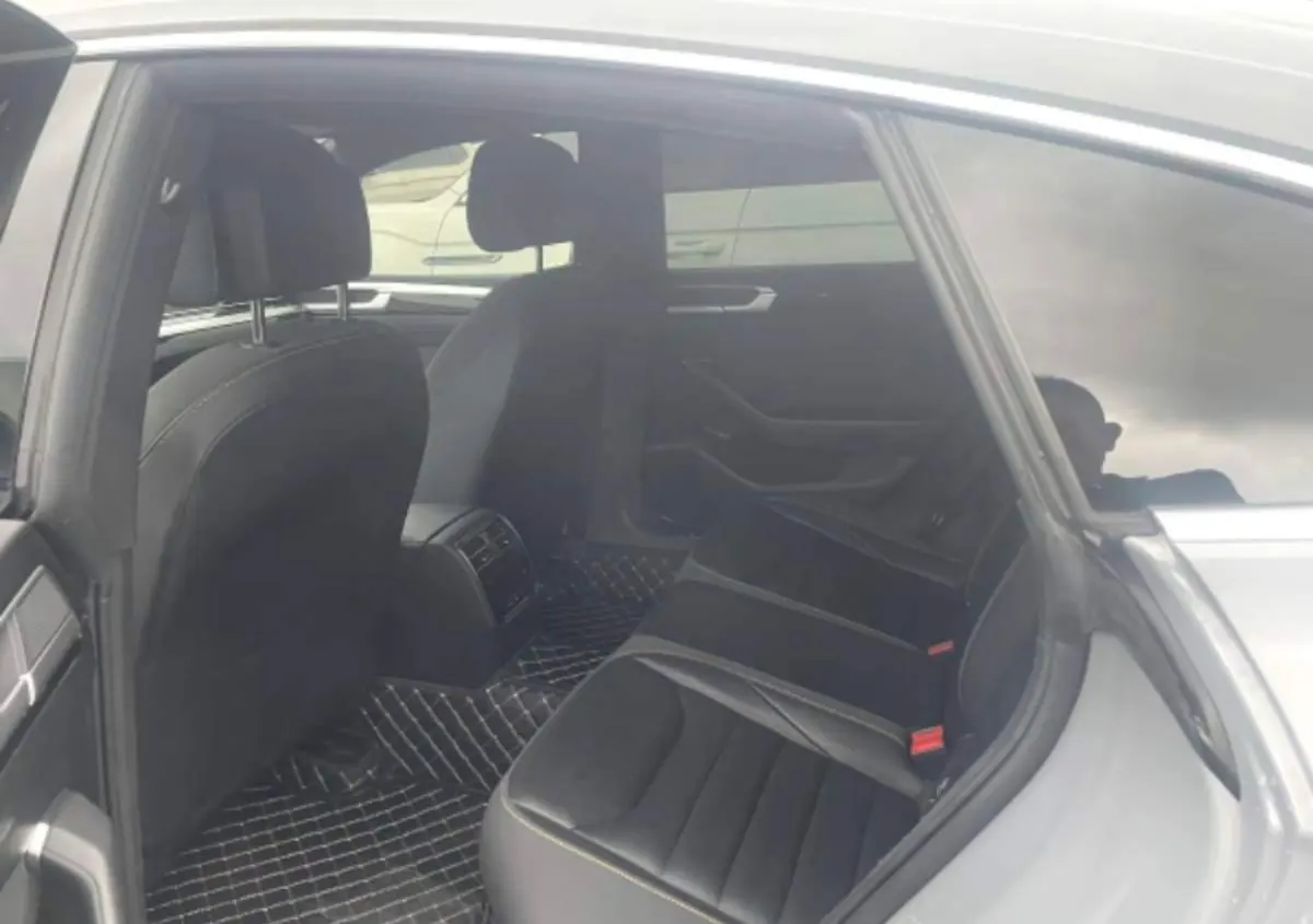 Volkswagen 2023 CC 2.0TSI 380TSI eye-catching automatic gear 5