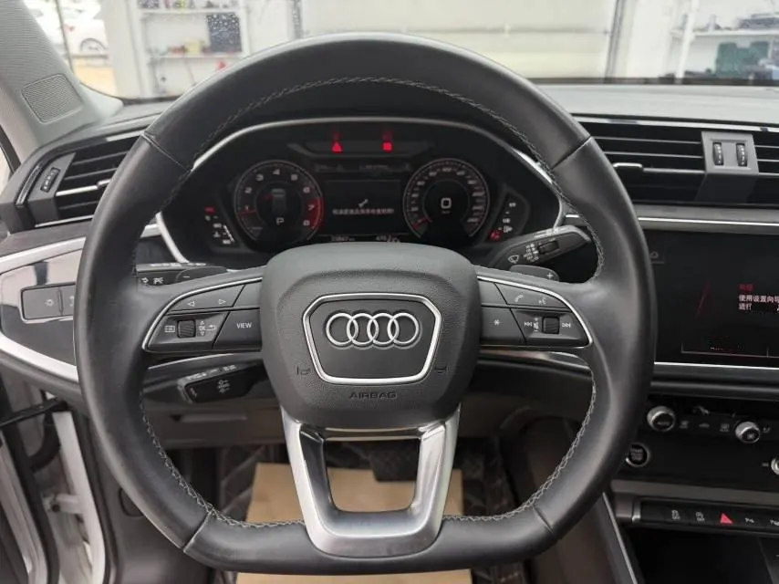Audi 2023 Q3 1.4TFSI 35TFSI Fashion Dynamic Automatic 3