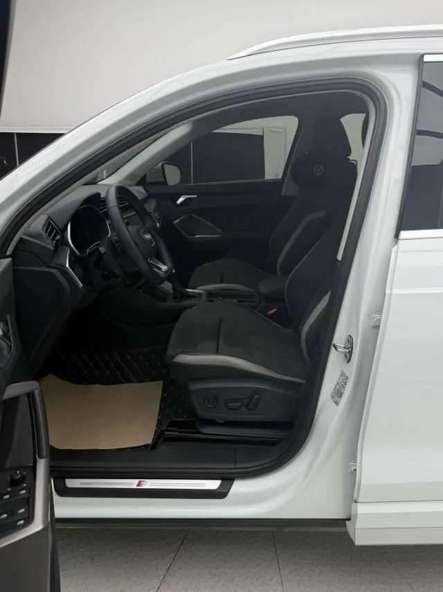 Audi 2023 Q3 1.4TFSI 35TFSI Fashion Dynamic Automatic 5