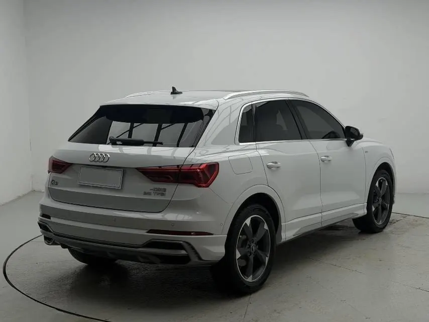 Audi 2023 Q3 1.4TFSI 35TFSI Fashion Dynamic Automatic 8