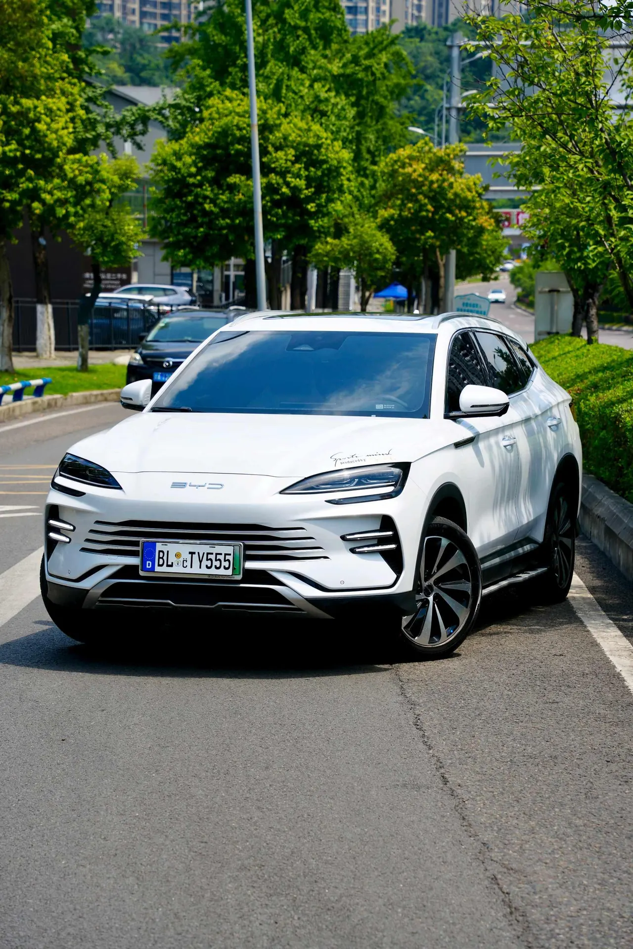 Open image lightbox: BYD 2023 Song PLUS DM-i 1.5 Stepless Champion Edition 110KM Flagship PLUS Automatic Gear