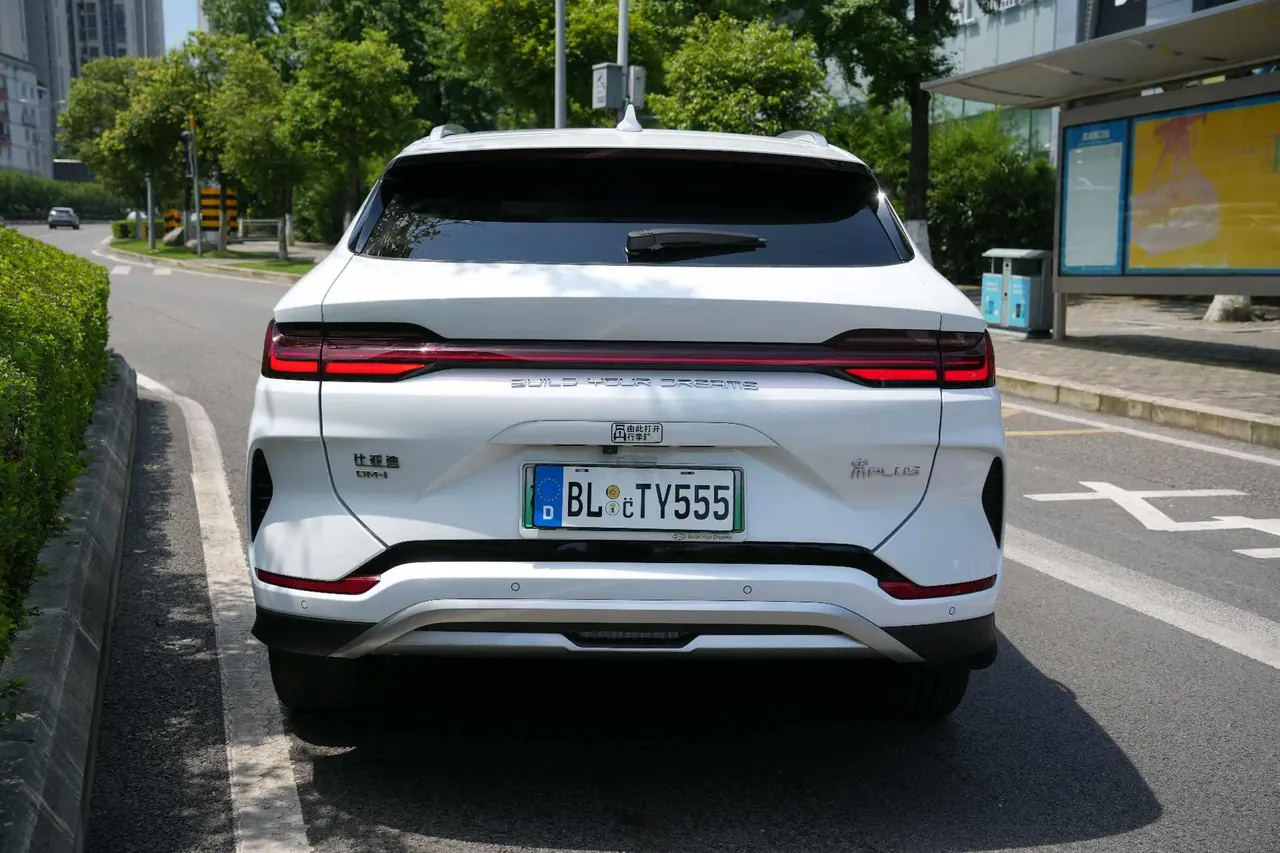 BYD 2023 Song PLUS DM-i 1.5 Stepless Champion Edition 110KM Flagship PLUS Automatic Gear 3