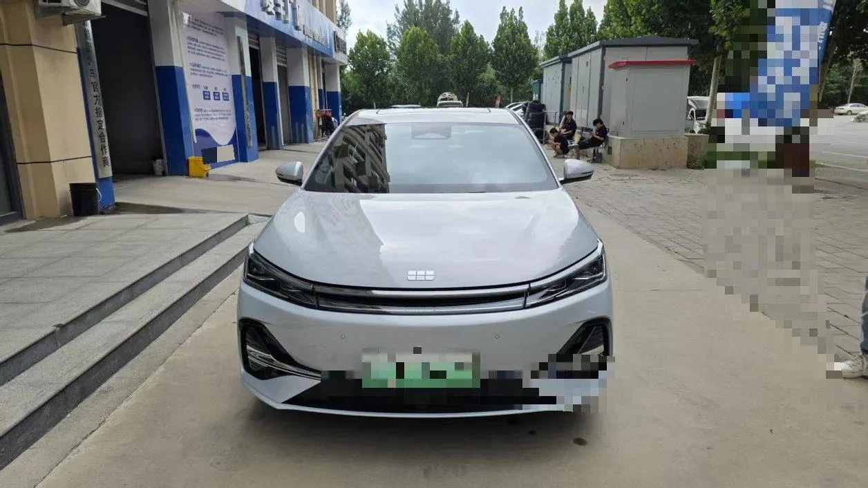 Geely Galaxy 2026 A7 EM-i 1.5 235km Discovery Edition Automatic Gear 2