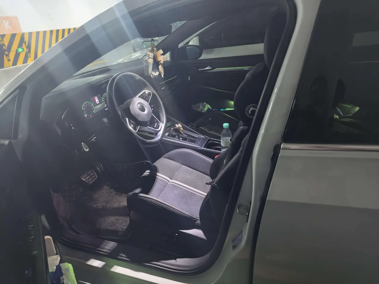 Volkswagen 2021 Golf 8 R-Line 1.4TSI 280TSI Automatic 2