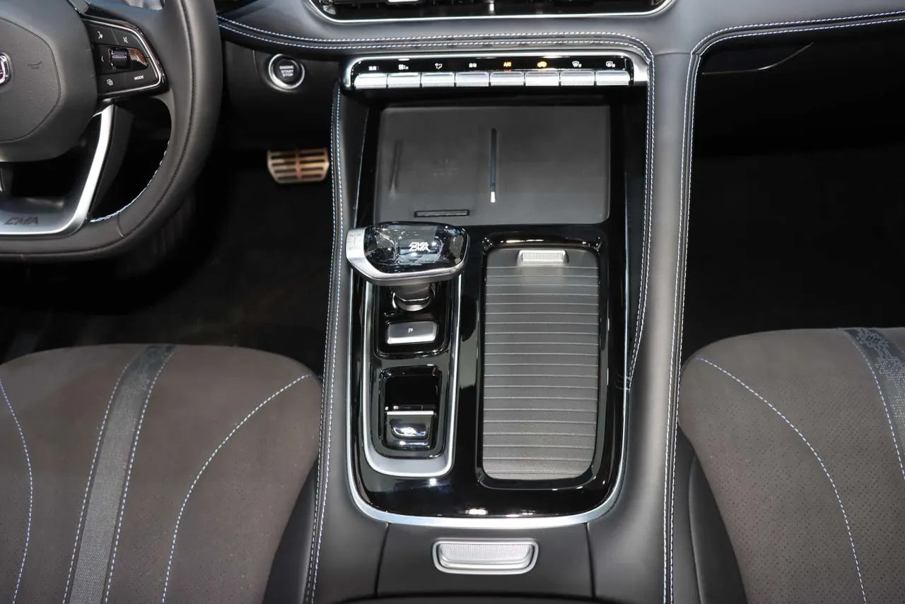 Geely 2025 xingrui 2.0TD oriental obsidian star version automatic gear 14