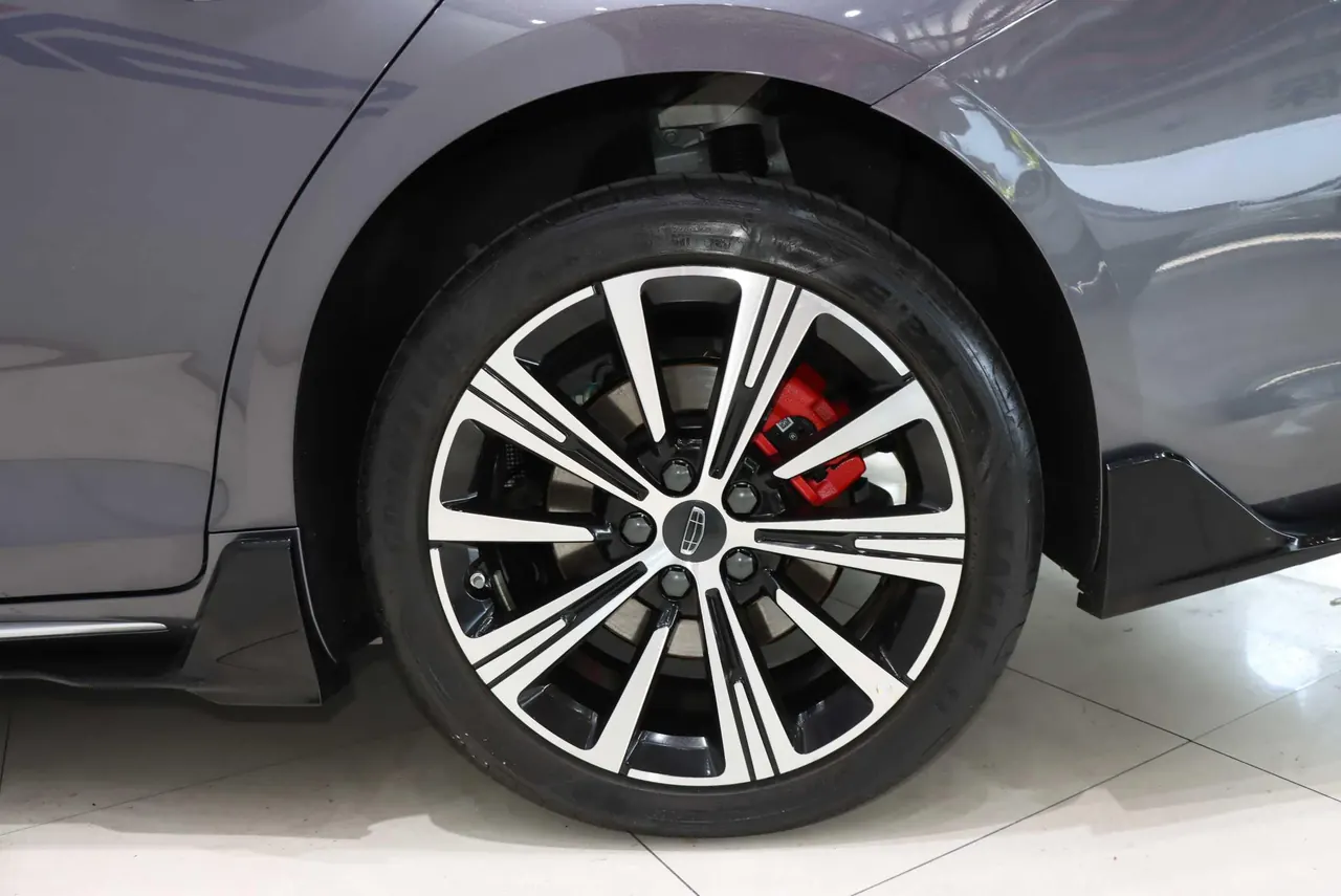 Geely 2025 xingrui 2.0TD oriental obsidian star version automatic gear 19