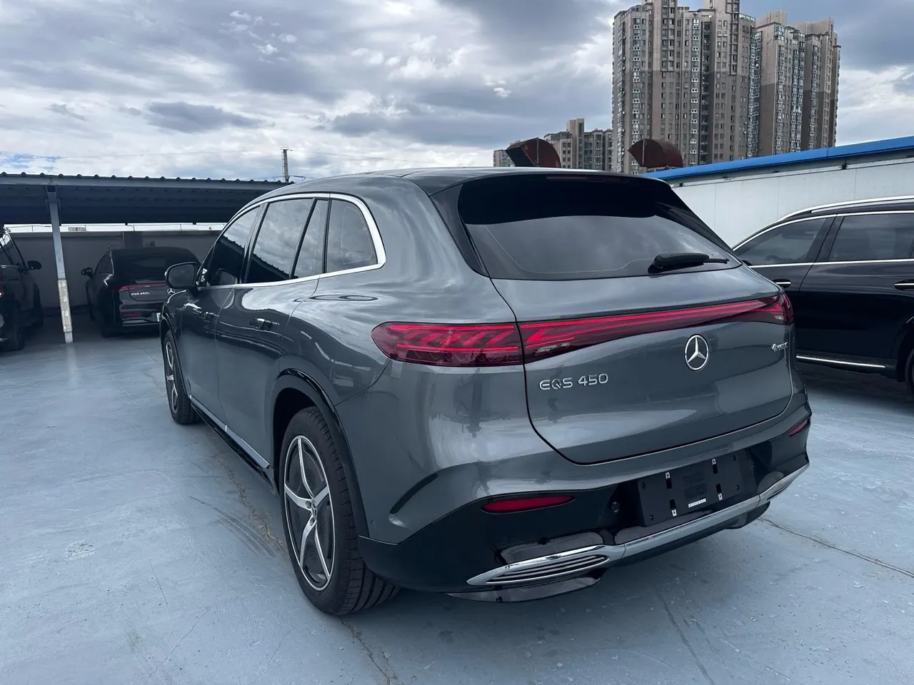 Mercedes Benz EQS SUV (Imported) 2023 EQS SUV 450 4MATIC Pioneer Edition Automatic Gear 2