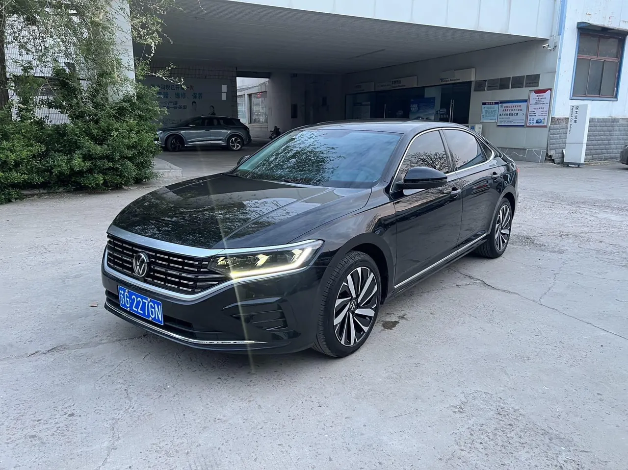 Volkswagen 2023 Passat 2.0TSI 330TSI Elite Edition Automatic - View 1