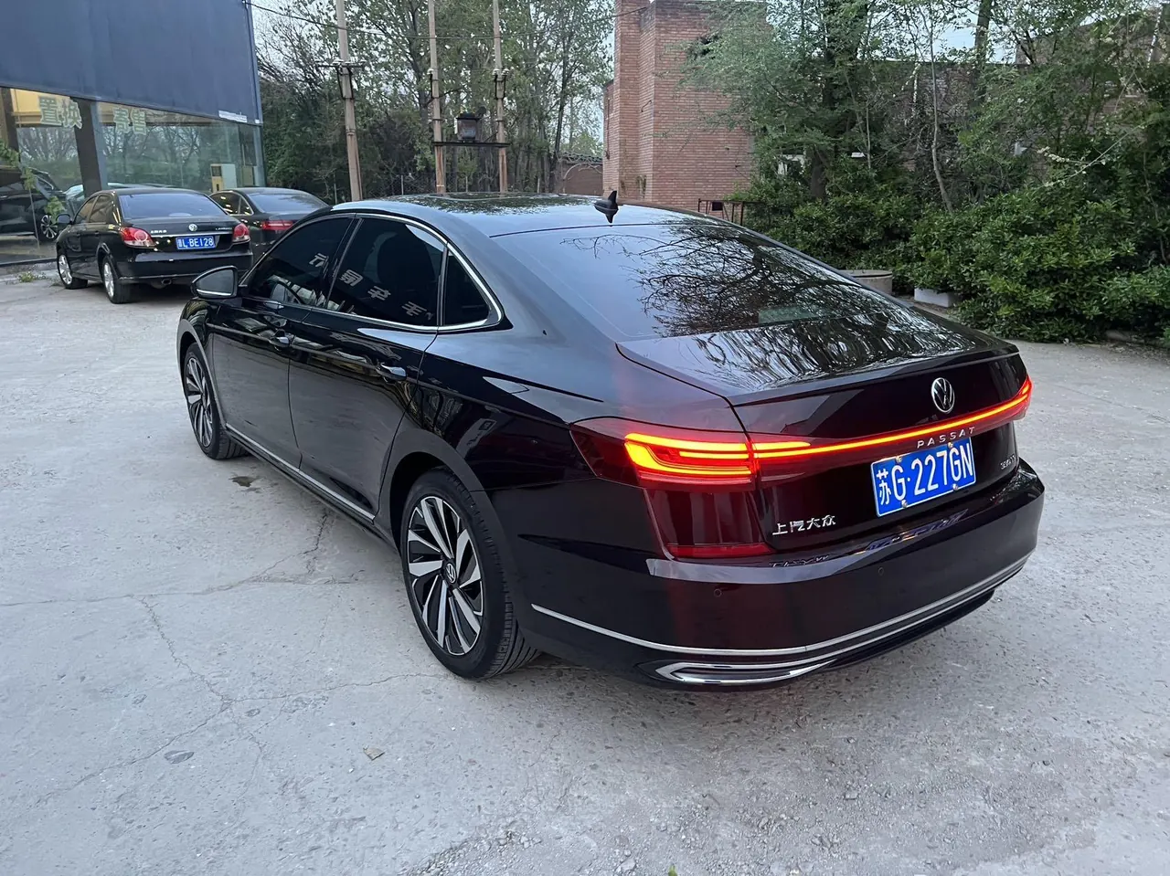 Volkswagen 2023 Passat 2.0TSI 330TSI Elite Edition Automatic 5