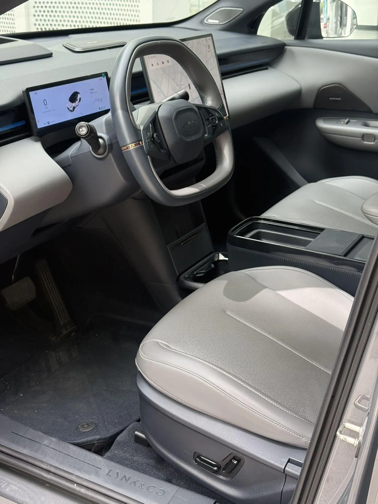 LYNK&amp;CO 2025 LYNK&amp;CO Z 20 530km Rear Drive Max Automatic 4