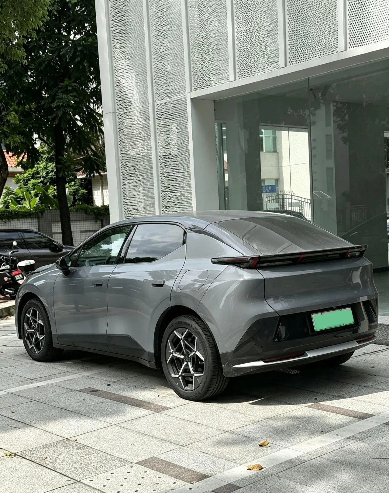 LYNK&amp;CO 2025 LYNK&amp;CO Z 20 530km Rear Drive Max Automatic 8