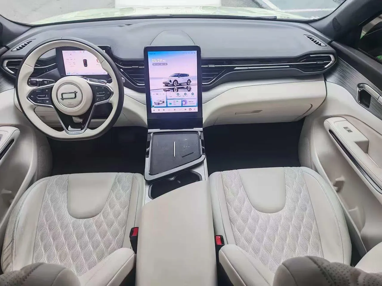 Bestune 2025 yueyi 07 1.5T 210km leisurely version of automatic gear 2